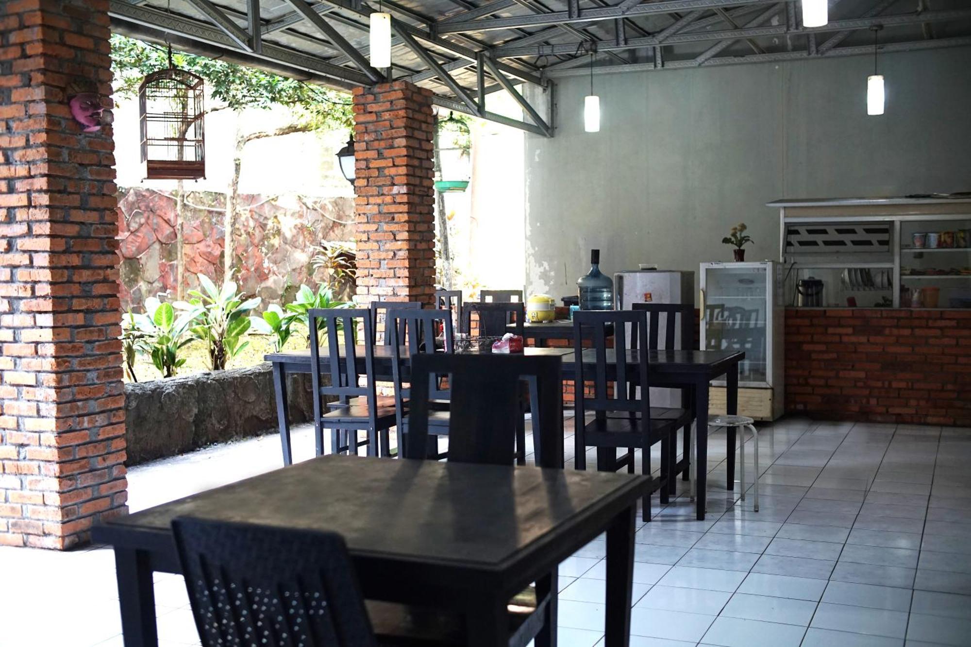 Hotel Ruang Tidur At Dpalma Bogor Exterior foto
